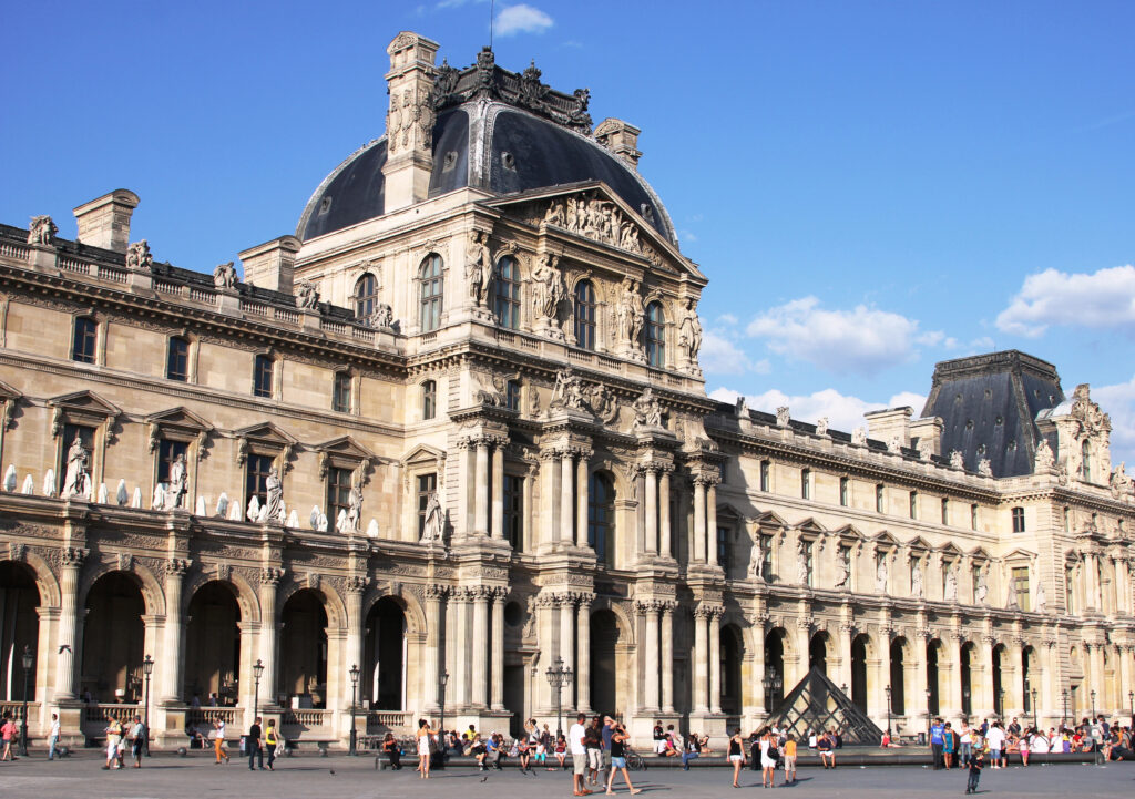 Discover the best museums to see in Paris, from the iconic Louvre to the stunning Musée d'Orsay and beyond. Whether you're a seasoned art enthusiast or a first-time visitor, our article highlights the must-see museums in the city.