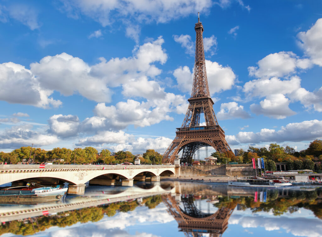 Set off on a journey through France's waterways with our guide to river and ocean cruising. Explore rivers, canals, and coastlines while experiencing the rich culture of France from the comfort of a cruise ship.