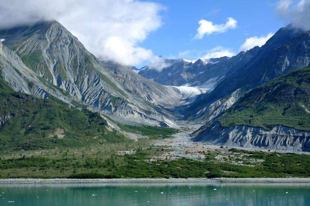 Take a step and explore all of the National Parks in Alaska! Uncover the incredible landscapes and wonders that make Alaska a must-visit destination for outdoor enthusiasts.